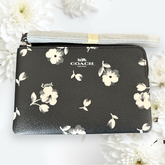 NWOT Coach Floral Wristlet - Picture 1 of 5